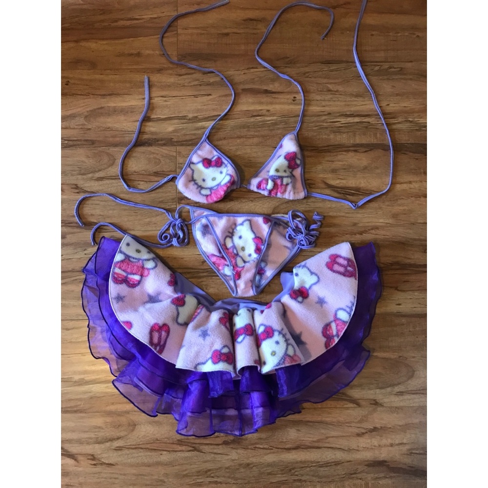 Hello Kitty Kawaii Rave/Festival Outfit